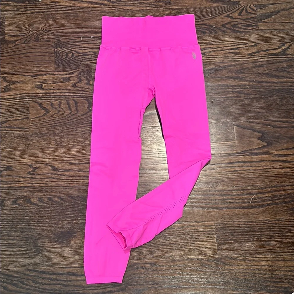 43.  **NWT** FP Movement Good Karma Leggings - Picture 2 of 6